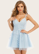 A-Line V-Neck Sleeveless Lace Short/Mini Homecoming Dress With Appliques Lace