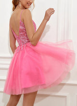 A-Line V-neck Sleeveless Short/Mini Tulle Homecoming Dresses With Appliques Lace