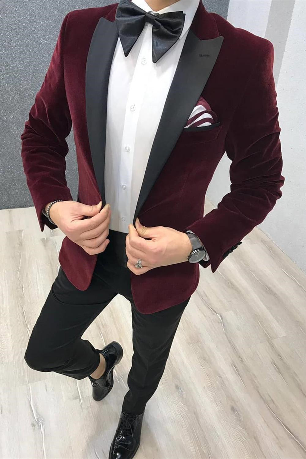 2 Piece Burgundy Velvet Wedding Suits Black Satin Peak Lapel Wedding Tuxedos 2 Piece Burgundy Velvet Wedding Suits Black Satin Peak Lapel Wedding Tuxedos
