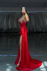 Stunning Red Sweetheart Mermaid Beadings Sheath Prom Dresses With High Slit Ruffle