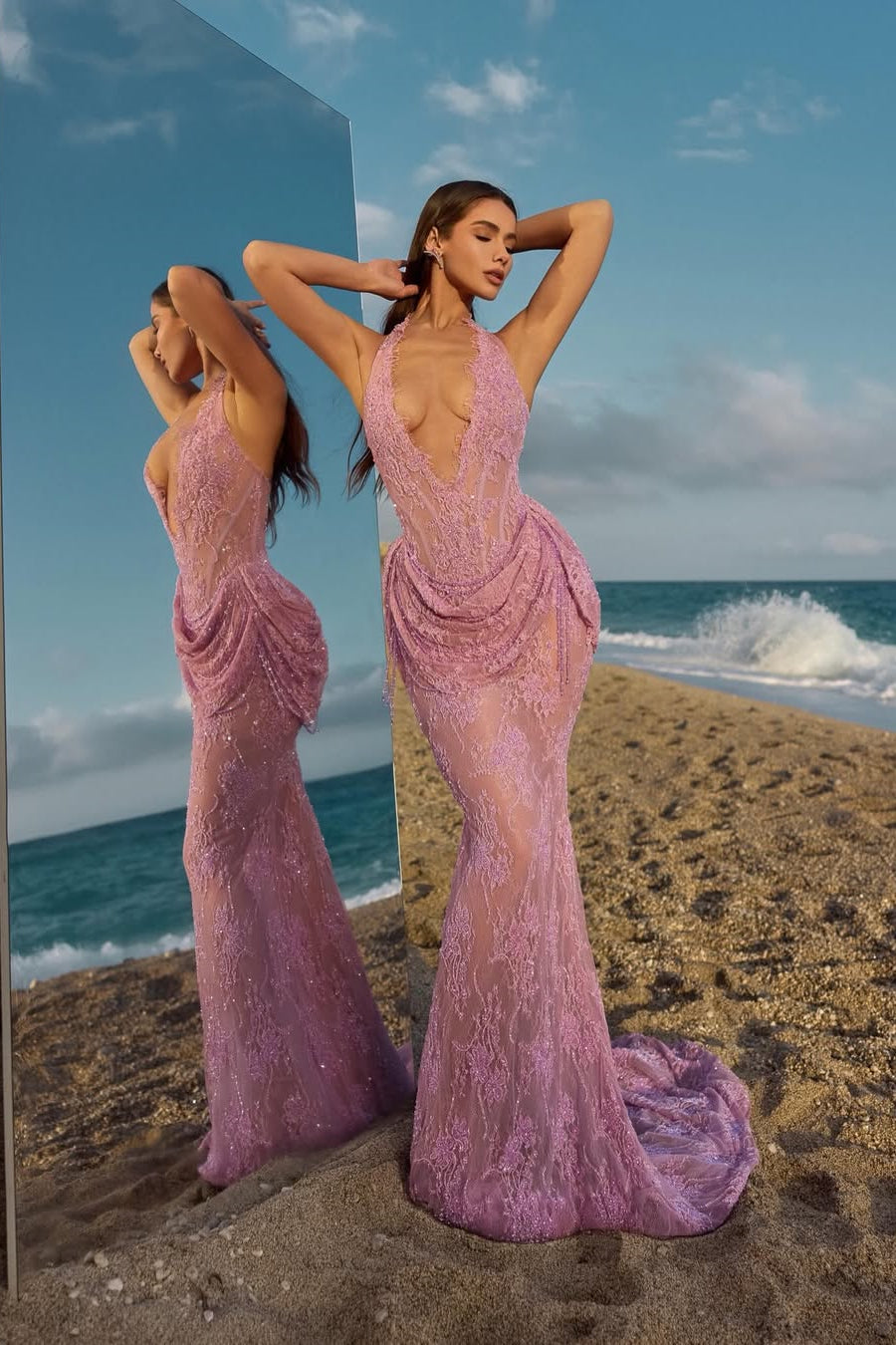 Elegant Lavender Halter V-Neck Sleeveless Lace Prom Dresses Mermaid With Pleats