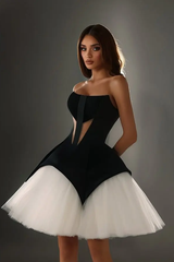 Charming Black White Strapless Sleeveless A-Line Mini Homecoming Dresses