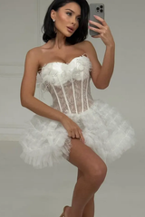 Elegant White Sweetheart Strapless Sleeveless Tulle Lace Homecoming Dresses Mini With Pleats