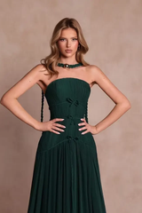 Elegant Strapless Sleeveless A-Line Prom Dresses Floor Length With Pleats