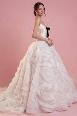 Luxurious Strapless Sleeveless Satin A-Line Prom Dresses Floor Length With Lace-Up Back