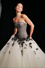 Luxurious Black White Strapless Sleeveless Tulle Prom Dresses Long With Pocket Pleats