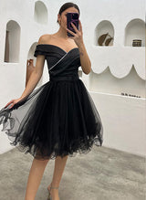 A-Line Off-The-Shoulder Sleeveless Homecoming Dresses-Ballbella