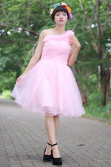 A-line One-shoulder Knee Length Tulle Handmade Flower Homecoming Dress-Ballbella