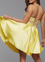 A-Line Sweetheart Sleeveless Short/Mini Lace/Satin Homecoming Dresses-Ballbella