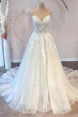 A-Line Sweetheart Strapless Floor-length Sleeveless Backless Appliques Lace Wedding Dress-Ballbella