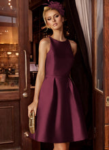 A-Line/Princess Scoop Neck Satin Sleeveless Knee-Length Homecoming Dresses With Pockets-Ballbella