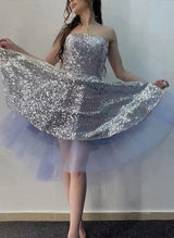 A-Line/Princess Strapless Tulle Knee-Length Homecoming Dresses With Sequins-Ballbella