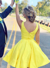 A-Line/Princess V-neck Sleeveless Satin Short/Mini Homecoming Dresses WIth Ruffle-Ballbella