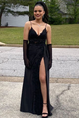 Amazing Long Black V-neck Spaghetti Straps Lace Sleeveless Prom Dresses Long Slit Online-Ballbella