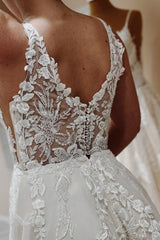 Ballbella Sparkly Chic Wedding Gowns With Lace V-neck-Ballbella