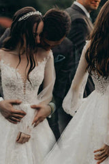 Bateau Tulle A Line Lace Long Sleevess Chapel Train White Wedding Dresses-Ballbella