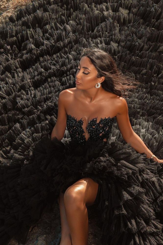 Looking for a dress that is A-line style, and Amazing Beading,Feathers,Sequined work online? Ballbella meet all your need with this Classic Black Beach Hi-Lo Tulle Wedding Evening Gown Sleeveless lace.