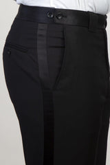 Sparkling Shawl Lapel Double-Breasted Black Wedding Suit with Belt