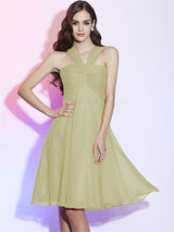 Charming Halter Sleeveless Pleats Short Chiffon Bridesmaid Dresses-Ballbella