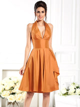 Charming Halter Sleeveless Short Taffeta Bridesmaid Dresses-Ballbella