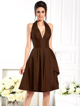Charming Halter Sleeveless Short Taffeta Bridesmaid Dresses-Ballbella