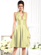 Charming Halter Sleeveless Short Taffeta Bridesmaid Dresses-Ballbella