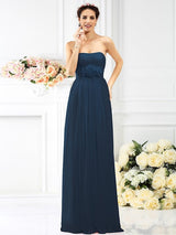 Charming Strapless Hand-Made Flower Sleeveless Long Chiffon Bridesmaid Dresses-Ballbella