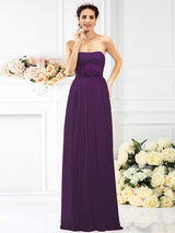 Charming Strapless Hand-Made Flower Sleeveless Long Chiffon Bridesmaid Dresses-Ballbella