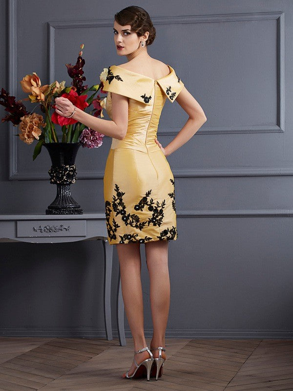 Charming Strapless Sleeveless Applique Short Taffeta Bridesmaid Dresses Charming Strapless Sleeveless Applique Short Taffeta Bridesmaid Dresses