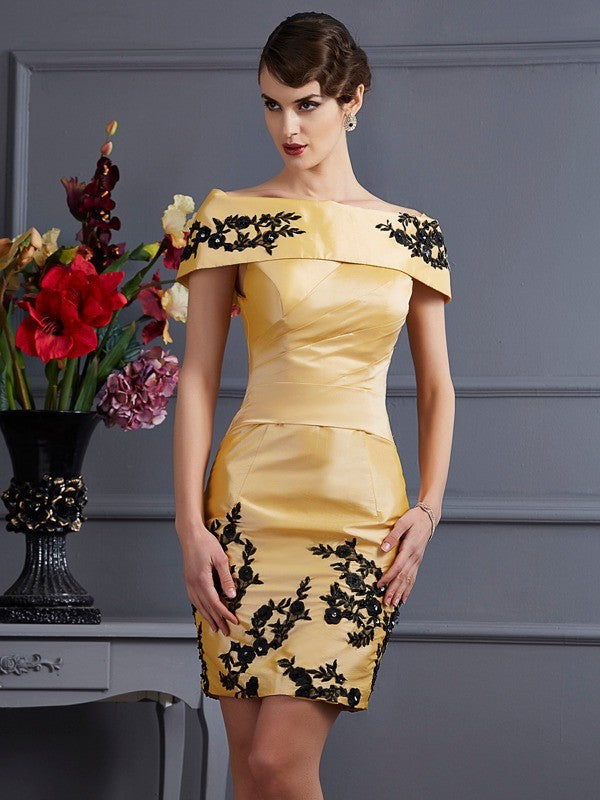 Charming Strapless Sleeveless Applique Short Taffeta Bridesmaid Dresses Charming Strapless Sleeveless Applique Short Taffeta Bridesmaid Dresses