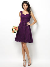 Charming Straps Lace Sleeveless Short Bridesmaid Dresses-Ballbella