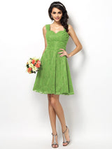 Charming Straps Lace Sleeveless Short Bridesmaid Dresses-Ballbella