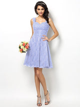 Charming Straps Lace Sleeveless Short Bridesmaid Dresses-Ballbella