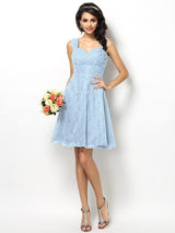 Charming Straps Lace Sleeveless Short Bridesmaid Dresses-Ballbella