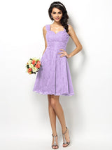 Charming Straps Lace Sleeveless Short Bridesmaid Dresses-Ballbella