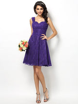Charming Straps Lace Sleeveless Short Bridesmaid Dresses-Ballbella