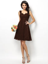 Charming Straps Lace Sleeveless Short Bridesmaid Dresses-Ballbella
