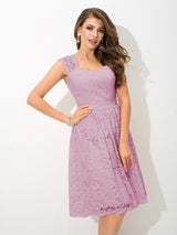 Charming Straps Lace Sleeveless Short Lace Bridesmaid Dresses-Ballbella