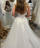Charming V-Neck Sleeveless Tulle Wedding Dress with Appliques-Ballbella