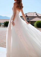 Chic A-line Strapless Sleeveless Court Train Tulle Wedding Dresses Front Split-Ballbella