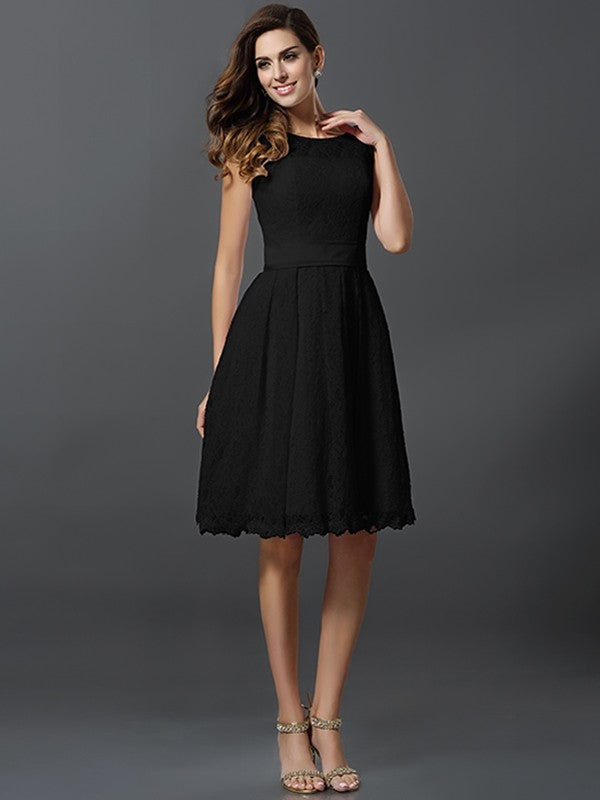 Chic Sleeveless Short Lace Bridesmaid Dresses Chic Sleeveless Short Lace Bridesmaid Dresses