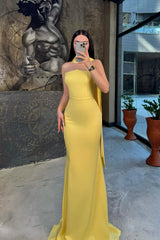 Chic Yellow Strapless Satin Mermaid Prom Dresses Sleeveless Sheath On Sale-Ballbella