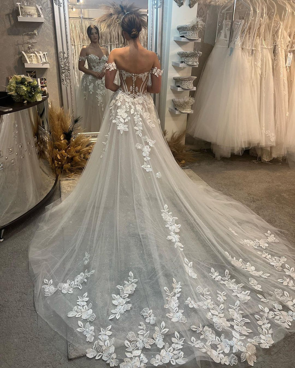 Classic Long A-line Off-the-shoulder Sweetheart Appliques Glitter Wedding Dress Classic Long A-line Off-the-shoulder Sweetheart Appliques Glitter Wedding Dress