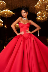 Classic Red Sweetheart Strapless Sleeveless Satin Prom Dresses A-Line Ball Gown With Pleats-Ballbella