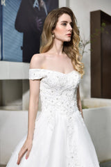 Classic White Lace Off the ShoulderLong Princess Wedding Dress with Beaded Lace Appliques-Ballbella