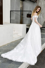 Classic White Lace Off the ShoulderLong Princess Wedding Dress with Beaded Lace Appliques-Ballbella