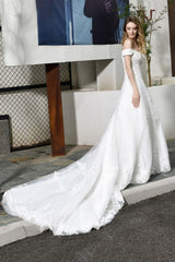 Classic White Lace Off the ShoulderLong Princess Wedding Dress with Beaded Lace Appliques-Ballbella