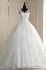 Classic White V neck Sleeveless Ball Gown Lace Wedding Dress-Ballbella