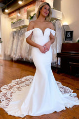 Classy Satin Off-The-Shoulder Sleeveless Mermaid Wedding Dress Open Back With Buttons Appliques Lace-Ballbella