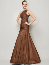 Classy Sleeveless One Shoulders Pleats Long Taffeta Bridesmaid Dresses-Ballbella